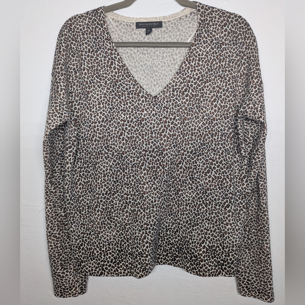 Banana Republic 100% Merino Wool Leopard Print Sweater – Size M